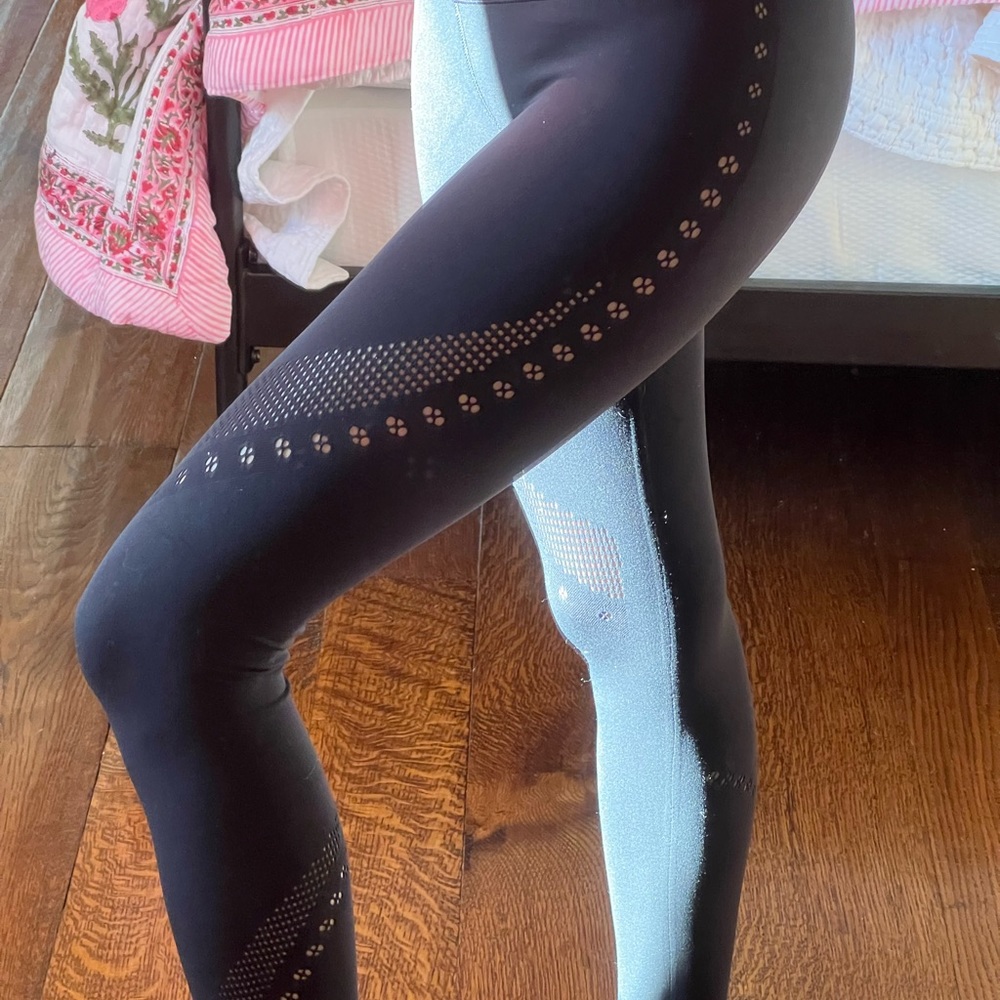 Lulu lemon leggings with mesh floral design🪷size 0